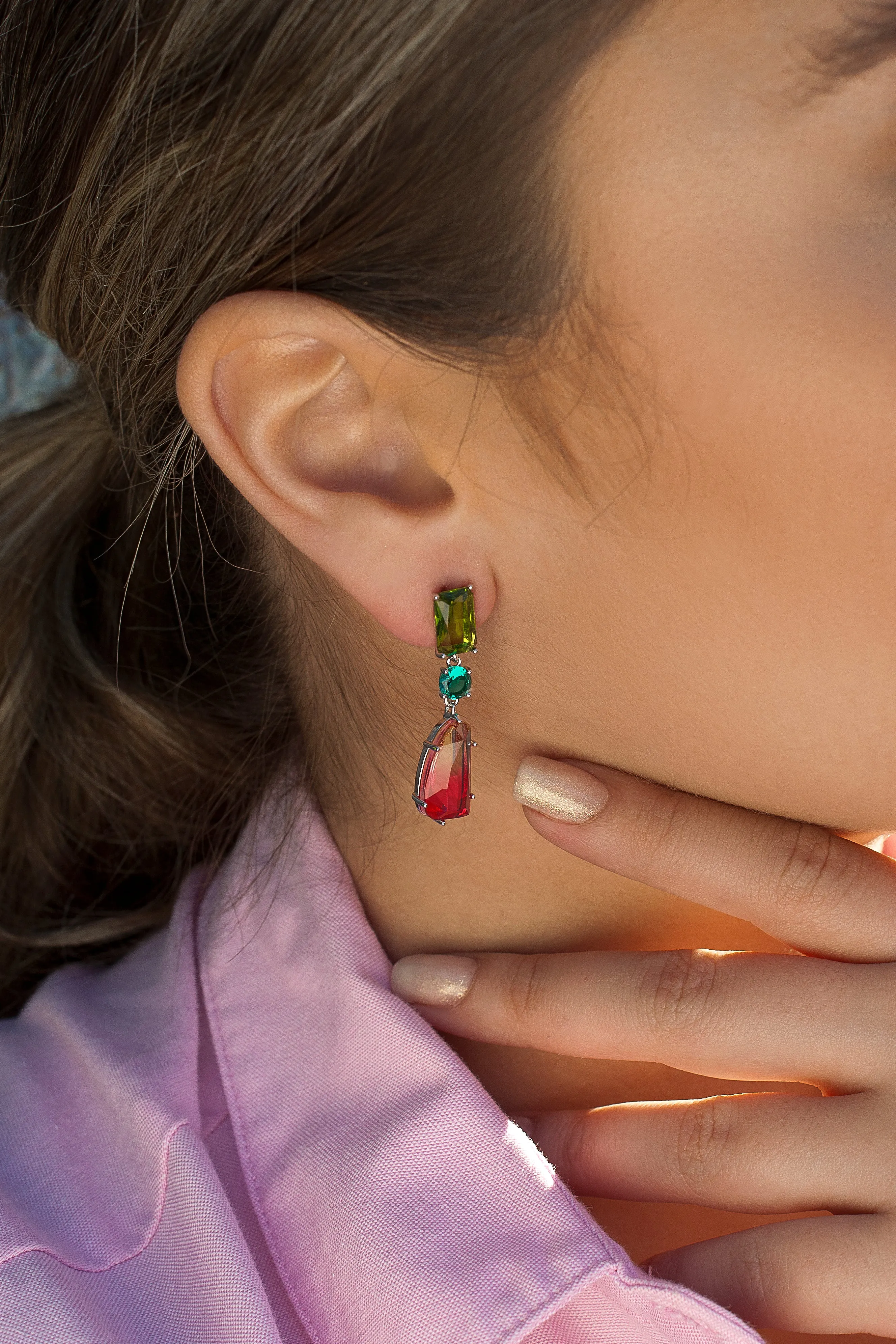 Pendientes de piedras de colores diseo colgante con movimiento