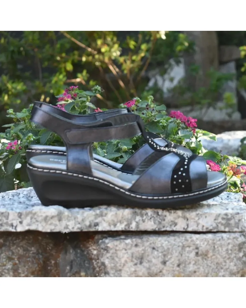 Sandalia CONFORT Doctor Cutillas 32146 negra con cuña y velcro
